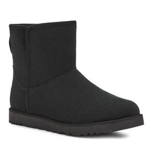 Womens UGG boots size 10 NWT!